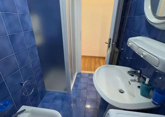 Bethel House 3*